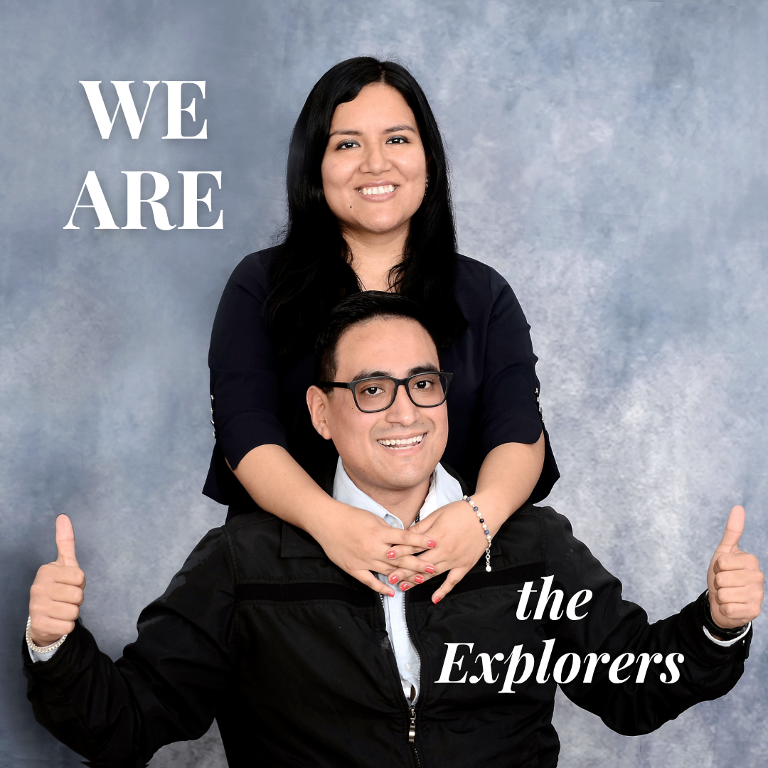 Brenda abrazando a Joel Sigüenza, ambos hermanos sonrientes